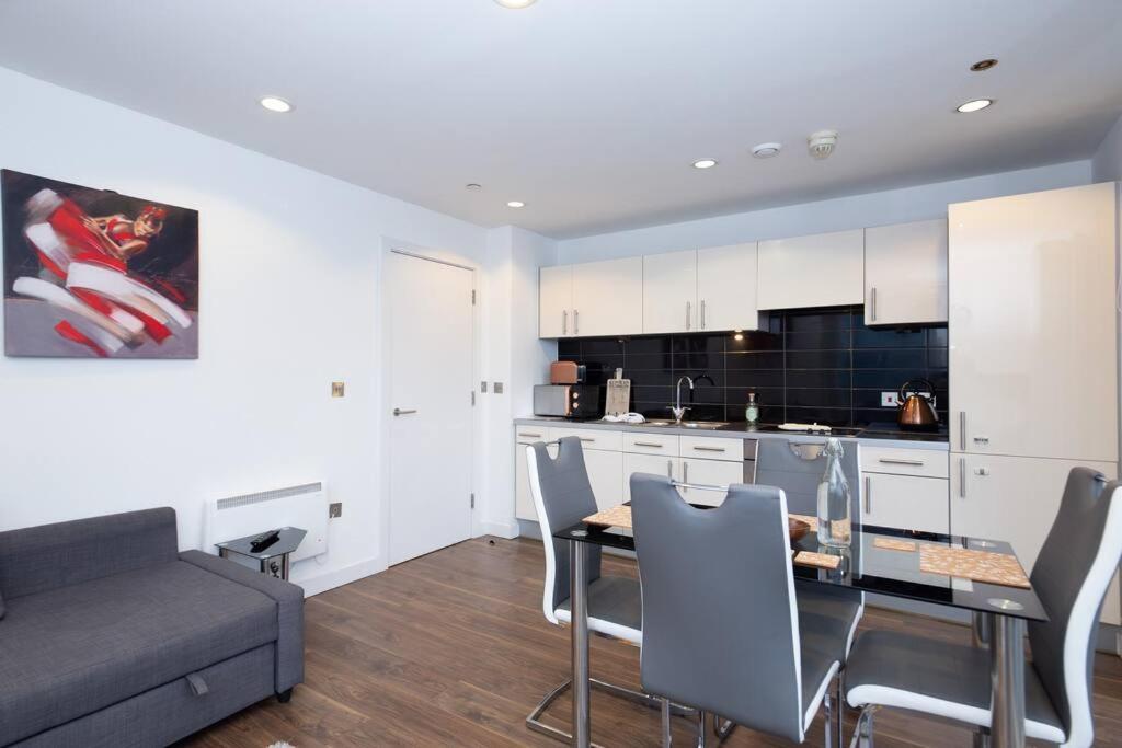 Stylish Mediacity 2Bed, Sleeps 6, Amazing Views Manchester Exteriör bild