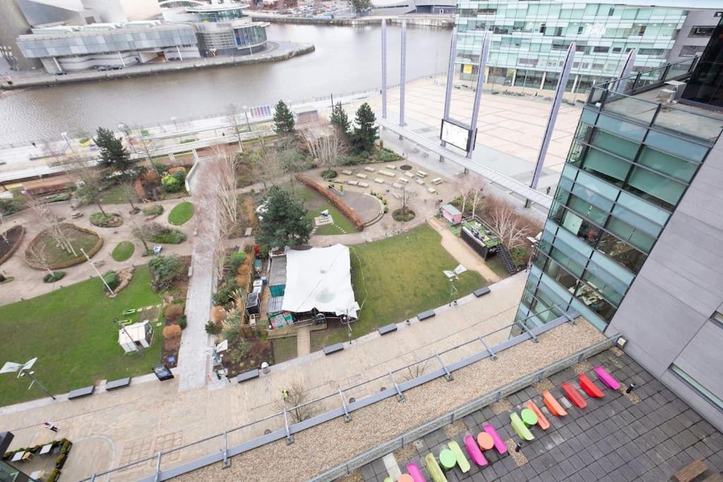 Stylish Mediacity 2Bed, Sleeps 6, Amazing Views Manchester Exteriör bild