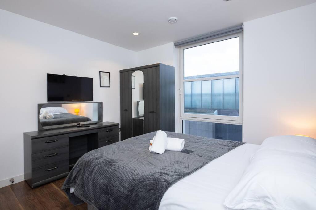Stylish Mediacity 2Bed, Sleeps 6, Amazing Views Manchester Exteriör bild