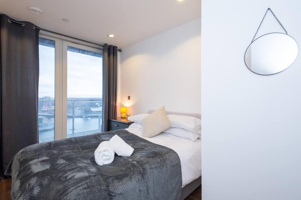 Stylish Mediacity 2Bed, Sleeps 6, Amazing Views Manchester Exteriör bild
