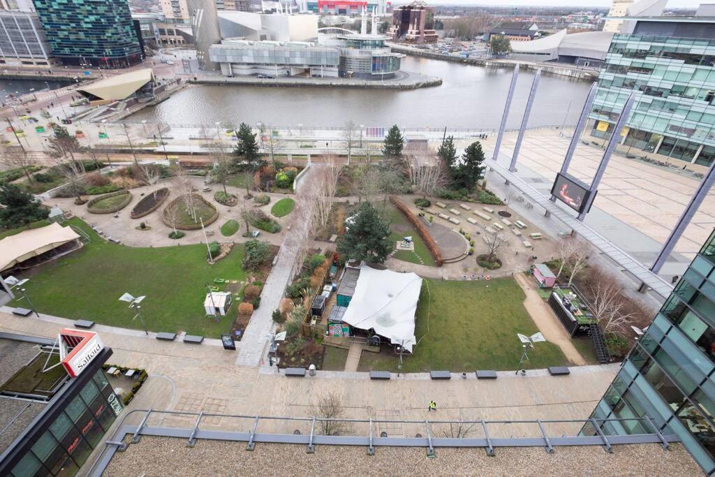 Stylish Mediacity 2Bed, Sleeps 6, Amazing Views Manchester Exteriör bild